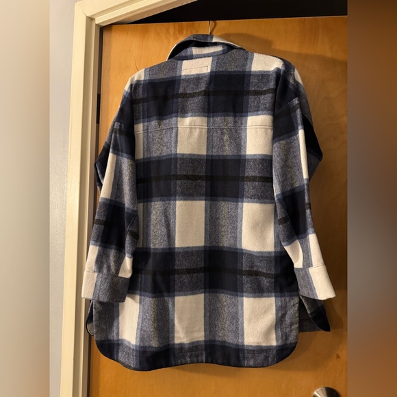 Banana republic shacket - Picture 2 of 4